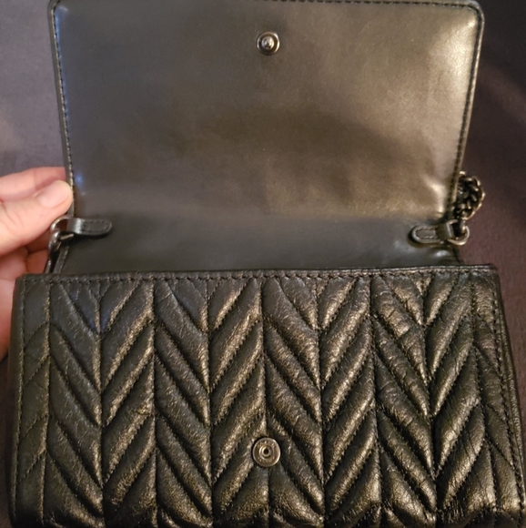 COACH Quilted Metallic Calf Leather  Chevron Crossbody Handbag BLACK MULTI/BLACK - Picture 4 of 7